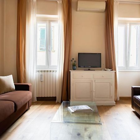 Modern, Bright Near Boboli Gardens & Santo Spirito - Homeunity Florence Exterior photo
